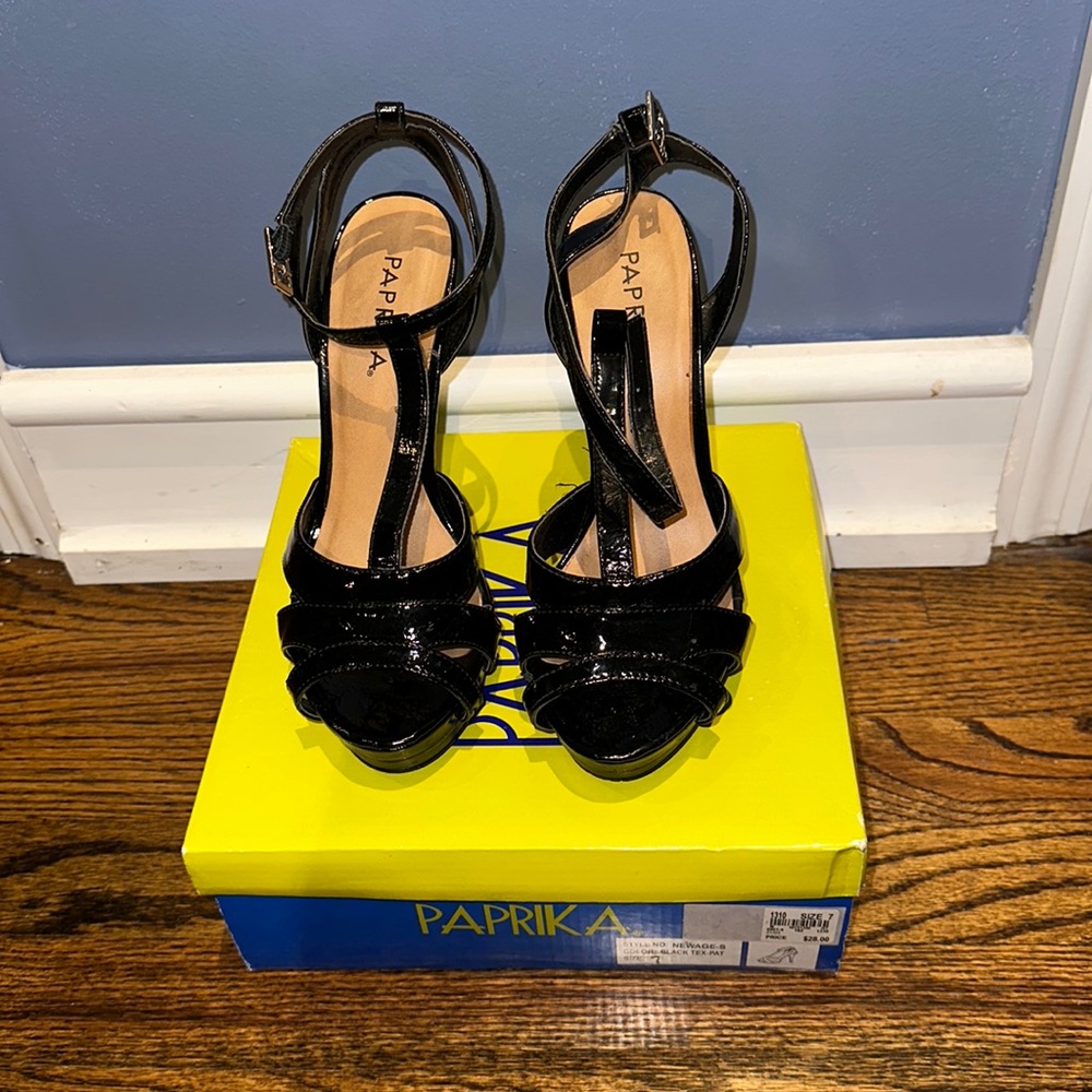 Black patent leather 4” stiletto heels 👠